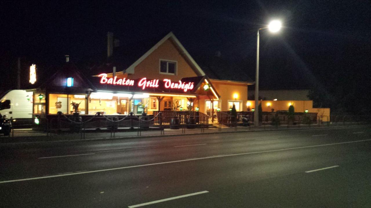 Balaton Grill Hostel Siófok Kültér fotó